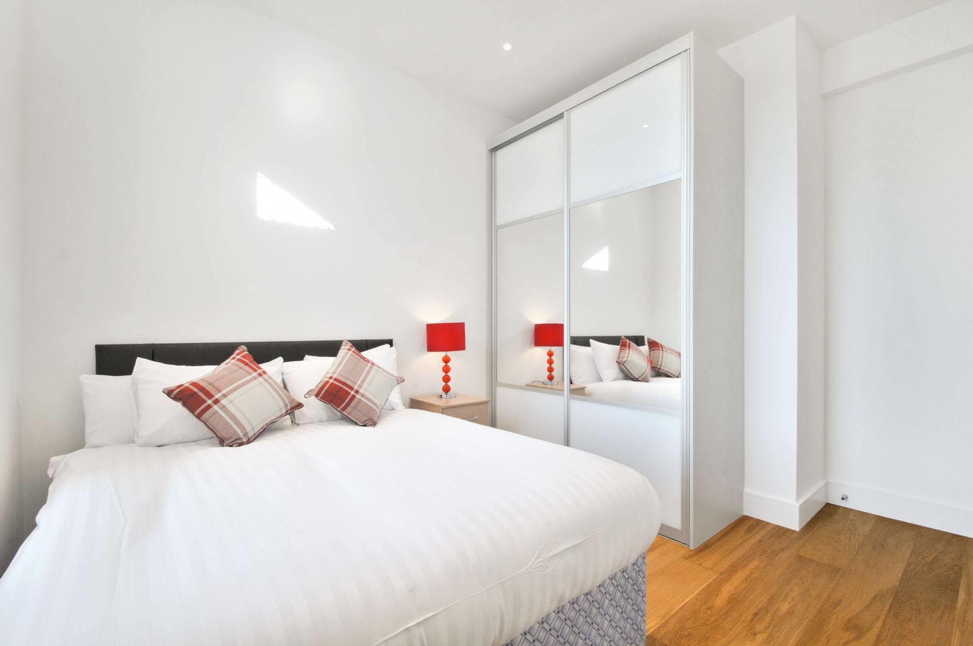Access West Kensington Apartment ลอนดอน ภายนอก รูปภาพ
