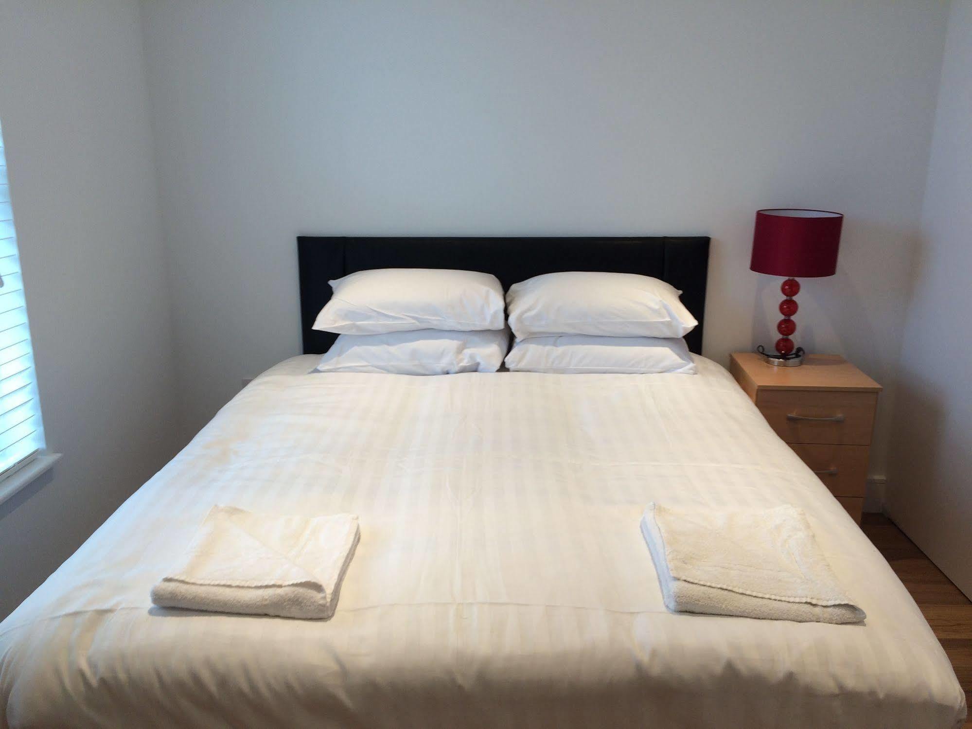 Access West Kensington Apartment ลอนดอน ภายนอก รูปภาพ