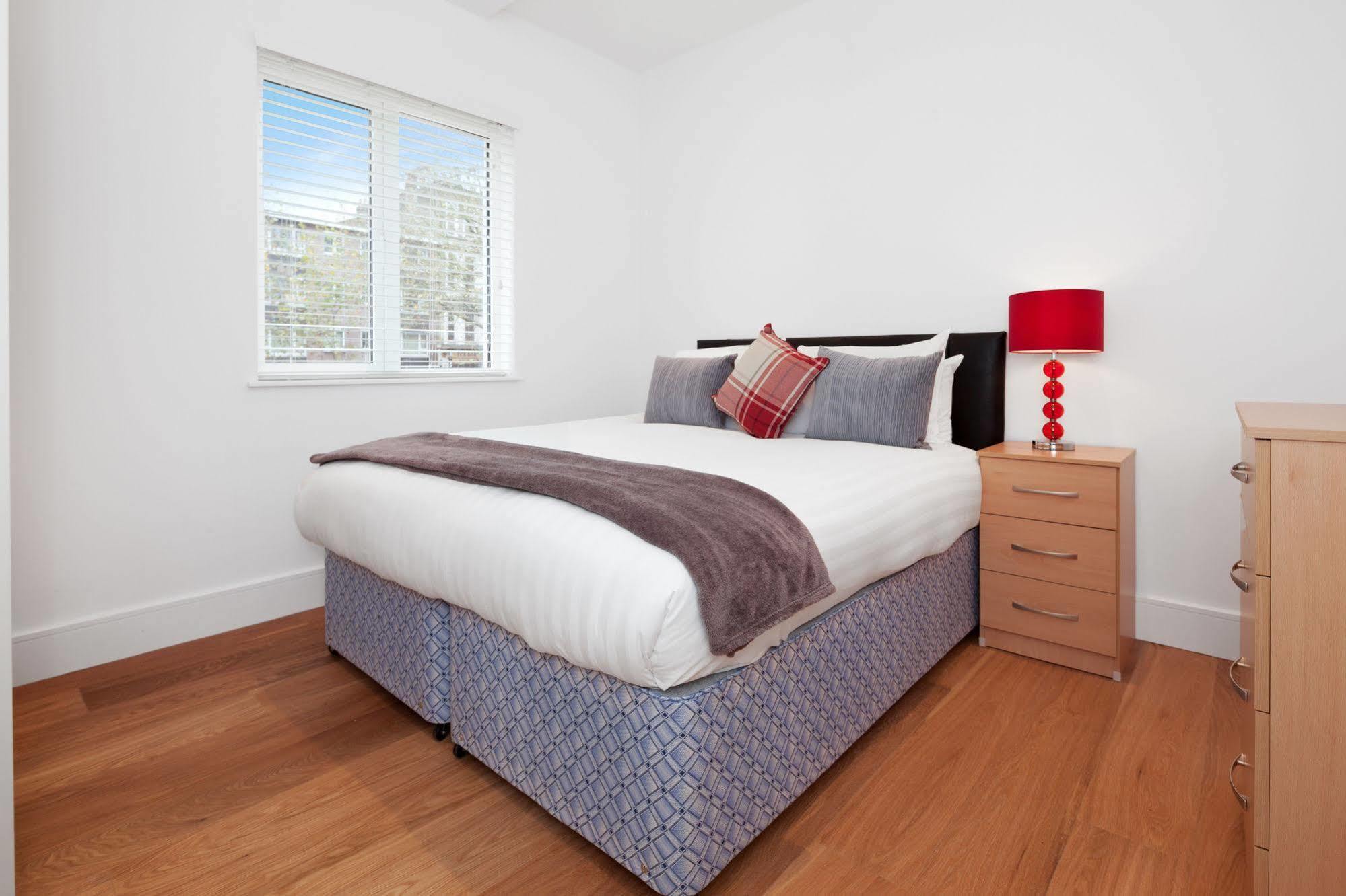 Access West Kensington Apartment ลอนดอน ภายนอก รูปภาพ