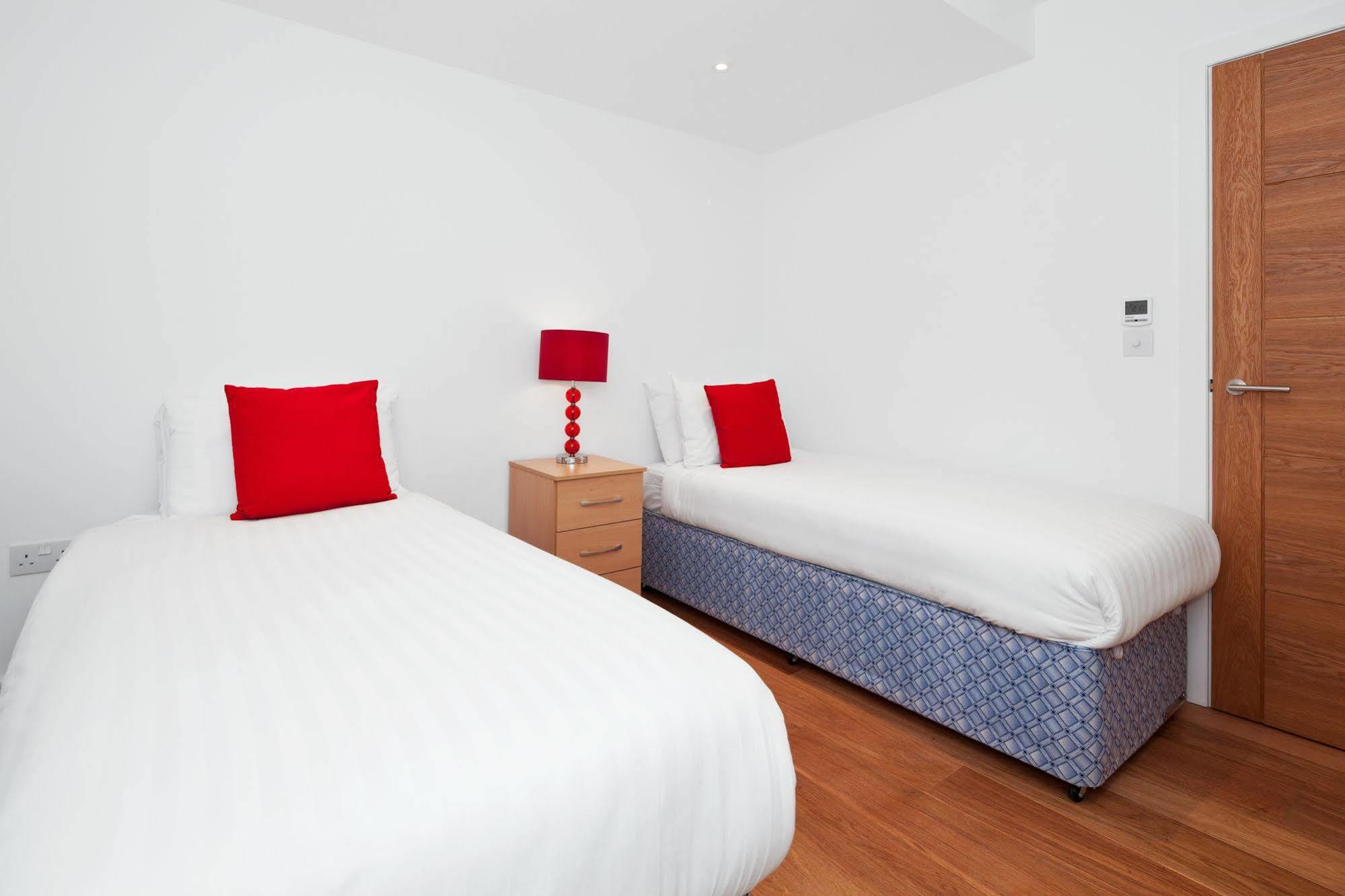 Access West Kensington Apartment ลอนดอน ภายนอก รูปภาพ
