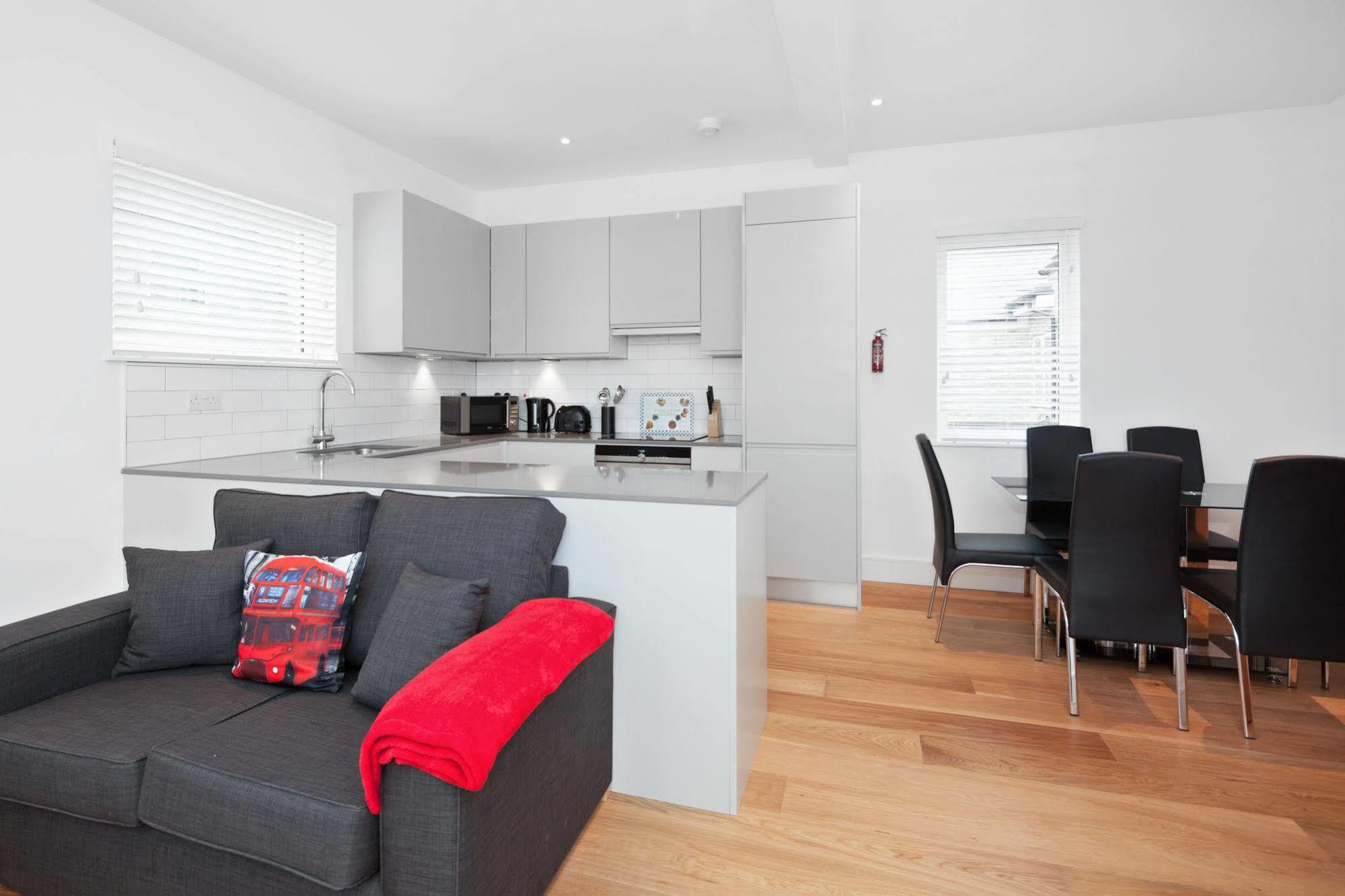 Access West Kensington Apartment ลอนดอน ภายนอก รูปภาพ
