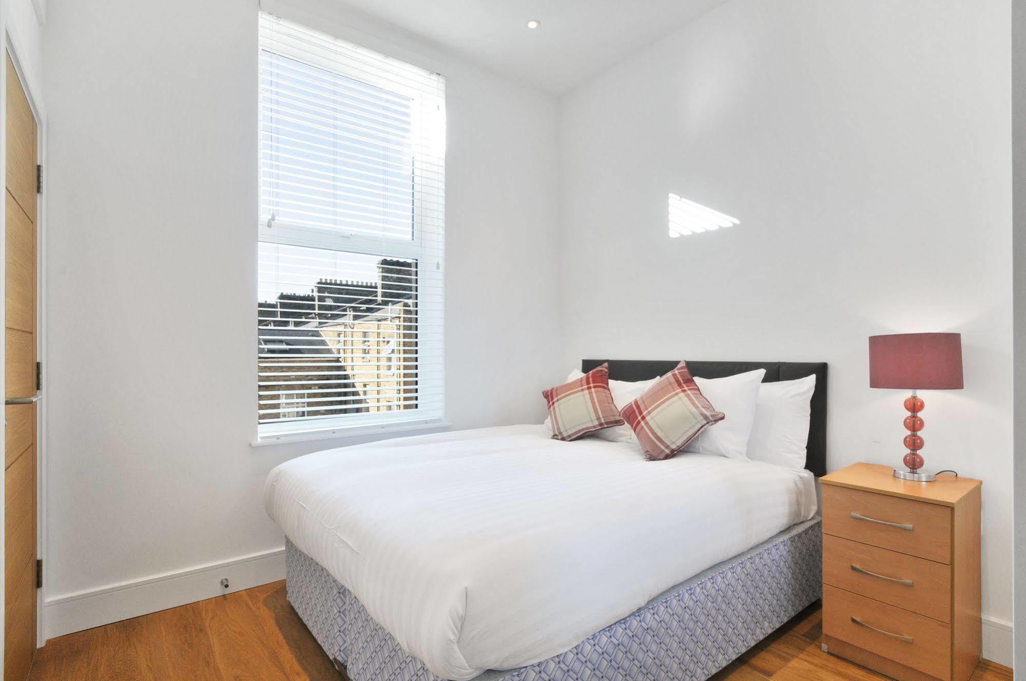Access West Kensington Apartment ลอนดอน ภายนอก รูปภาพ