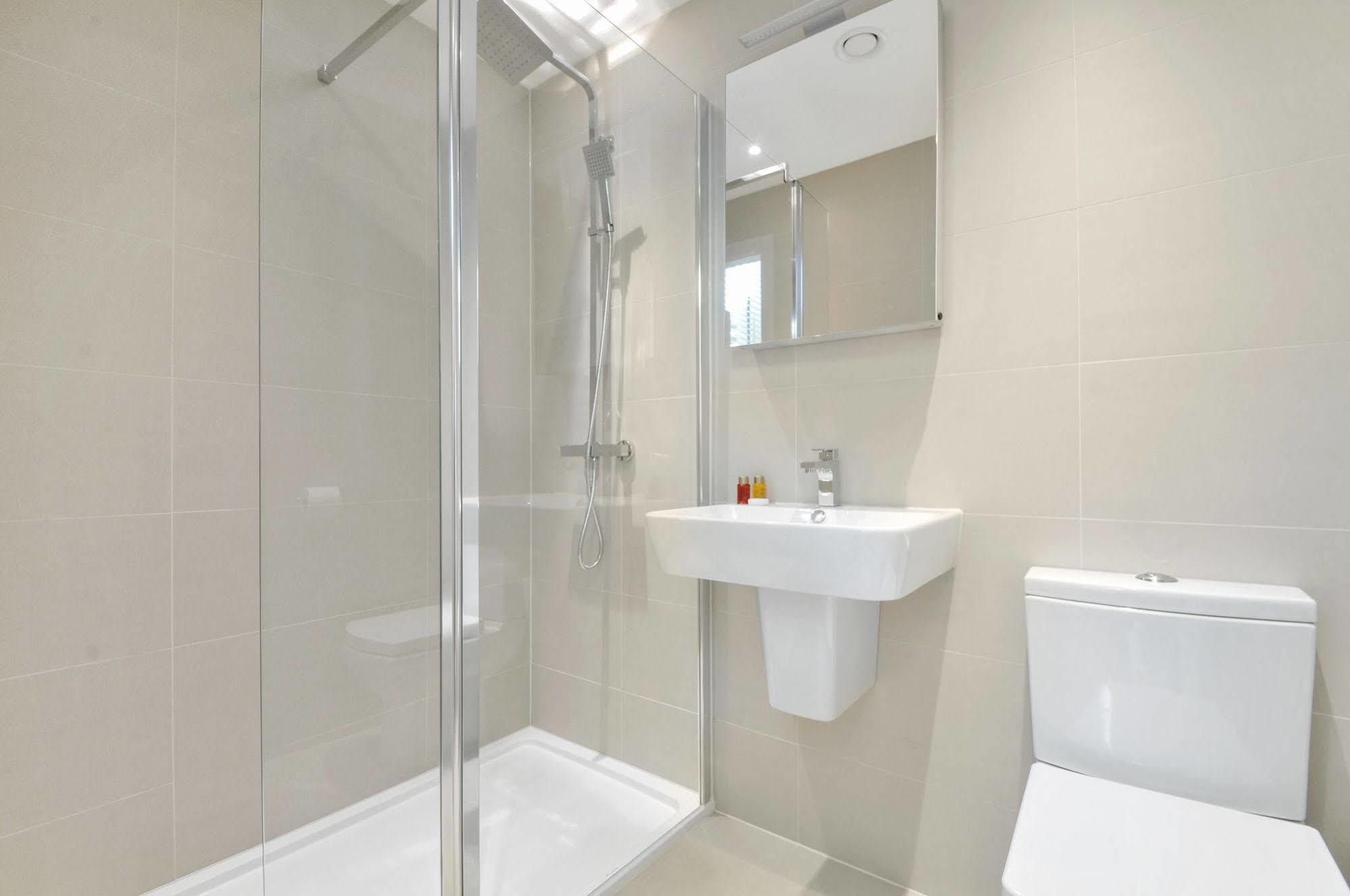 Access West Kensington Apartment ลอนดอน ภายนอก รูปภาพ